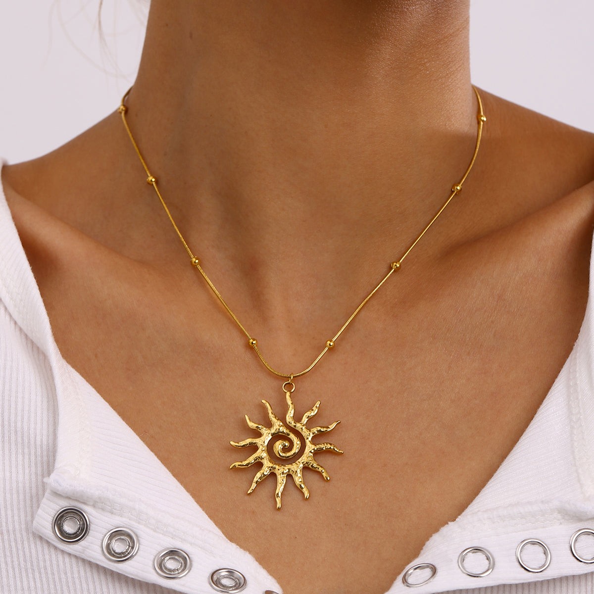Helia Sun Necklace